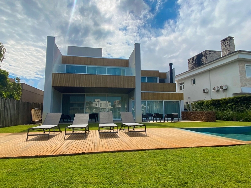 Casa à venda no condomínio Bosques de Atlântida!: 2ª foto da galeria de imagens do imóvel