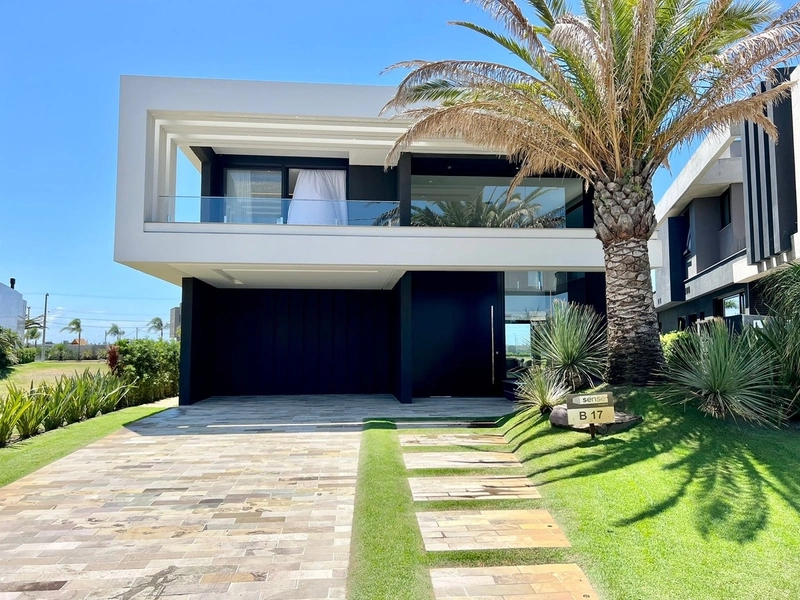 Casa no condomínio Sense!