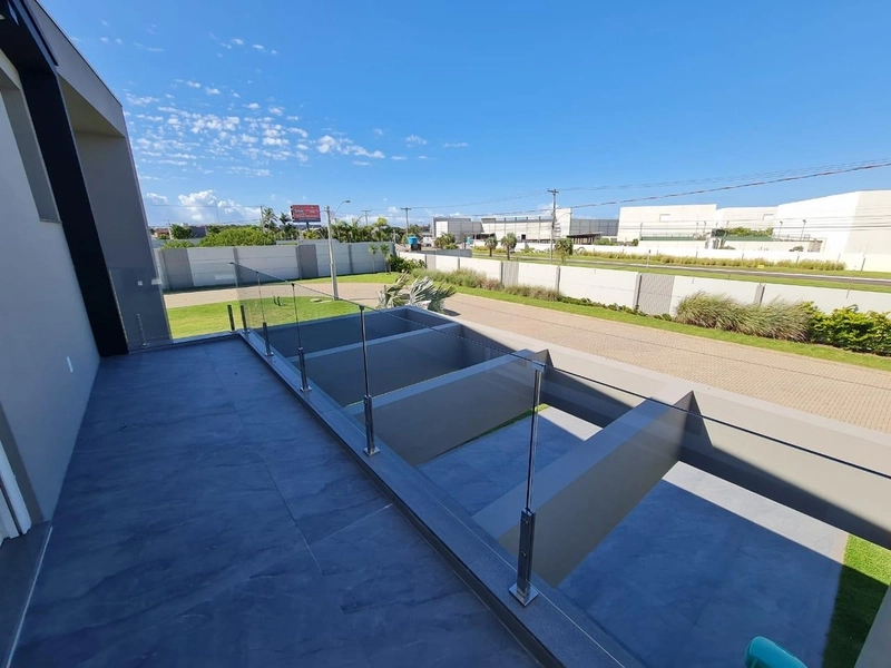 Lindo sobrado beira lago à venda no condomínio Sense!: 3ª foto da galeria de imagens do imóvel