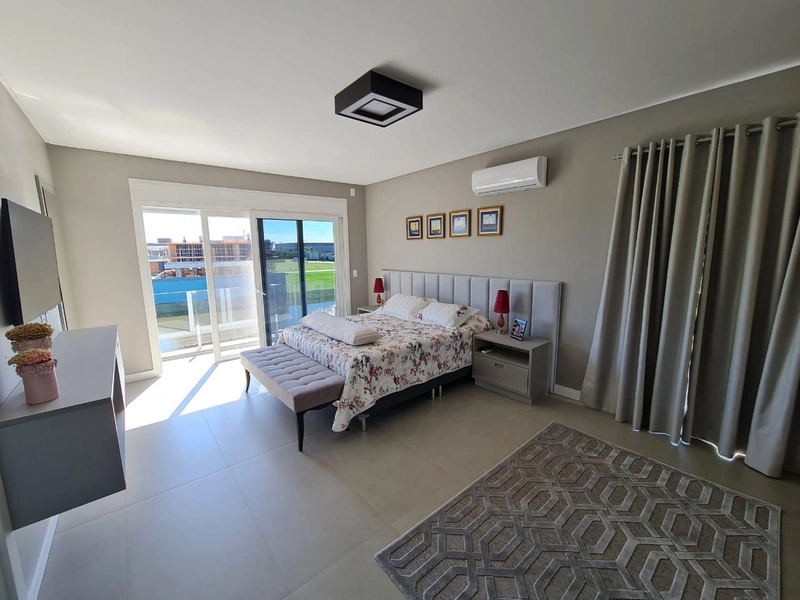 Lindo sobrado beira lago à venda no condomínio Sense!: 23ª foto da galeria de imagens do imóvel