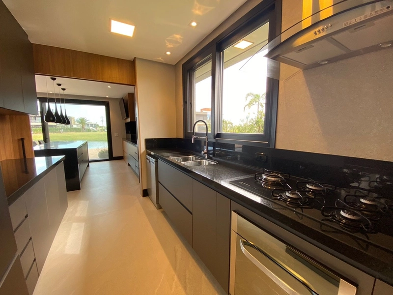 Magnífico sobrado beira lago à venda no condomínio Sense!: 12ª foto da galeria de imagens do imóvel