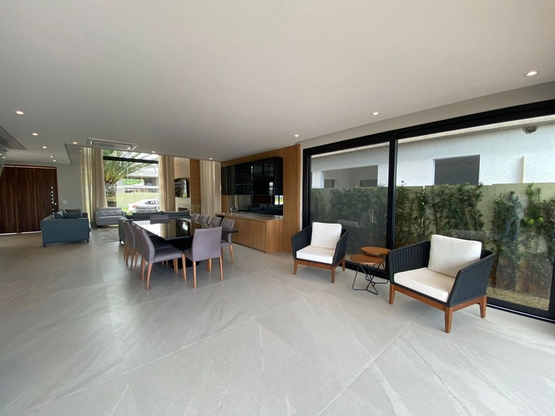 Magnífico sobrado beira lago à venda no condomínio Sense!: 2ª foto da galeria de imagens do imóvel