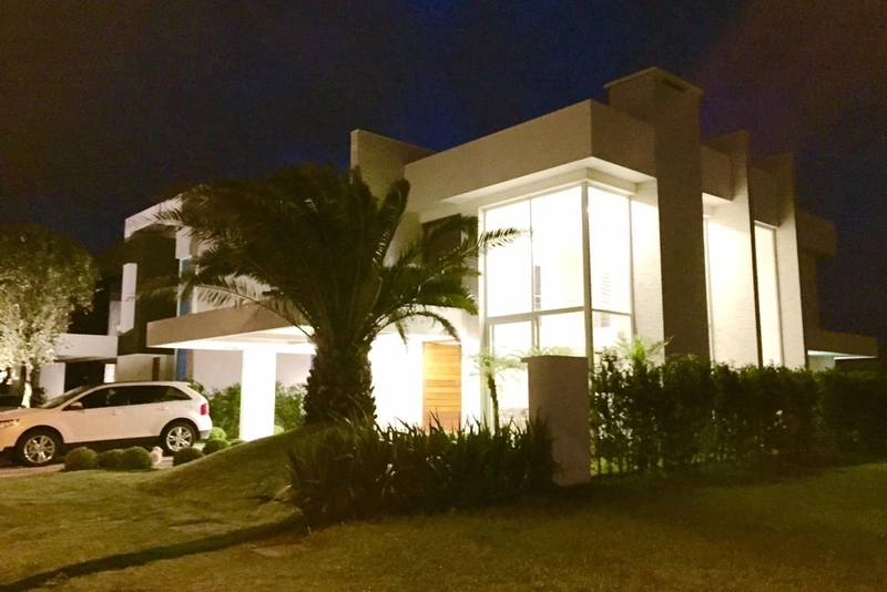 Belo sobrado no condomínio Enseada: 5ª foto da galeria de imagens do imóvel