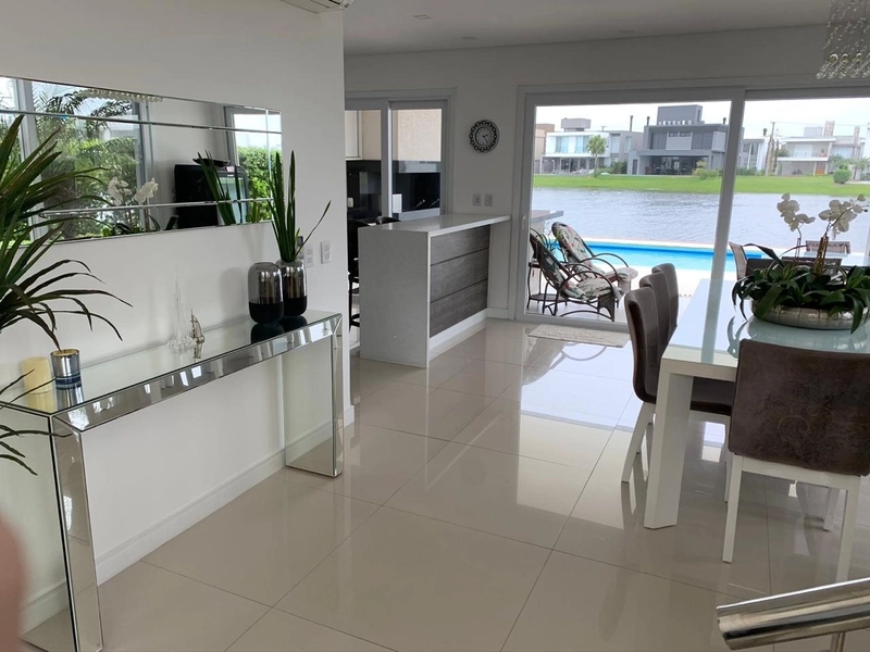 Belo sobrado no condomínio Enseada: 13ª foto da galeria de imagens do imóvel