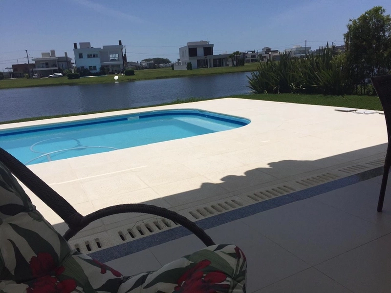 Belo sobrado no condomínio Enseada: 42ª foto da galeria de imagens do imóvel