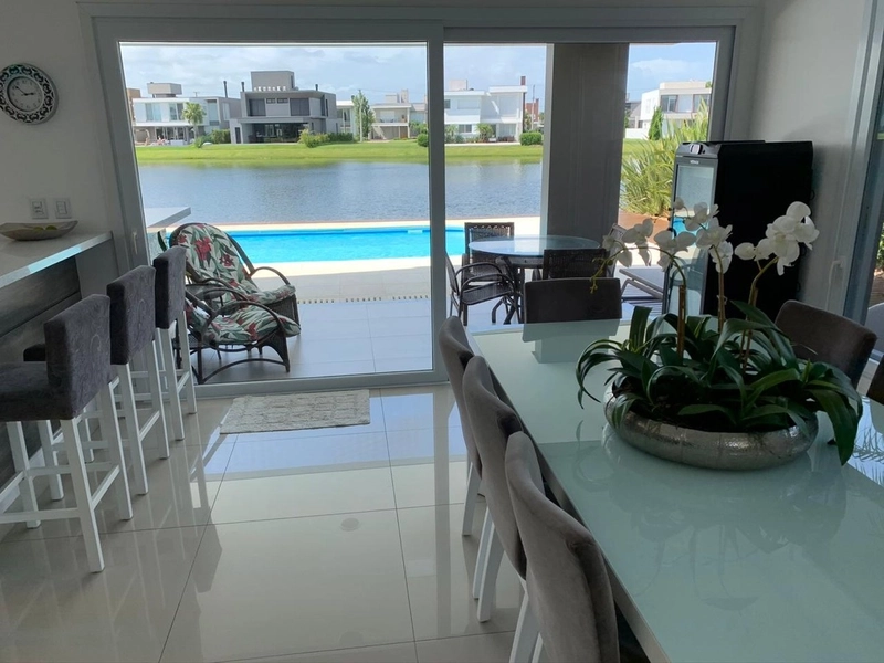 Belo sobrado no condomínio Enseada: 15ª foto da galeria de imagens do imóvel