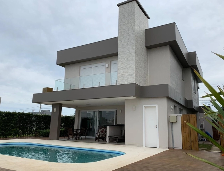 Belo sobrado no condomínio Enseada: 1ª foto da galeria de imagens do imóvel