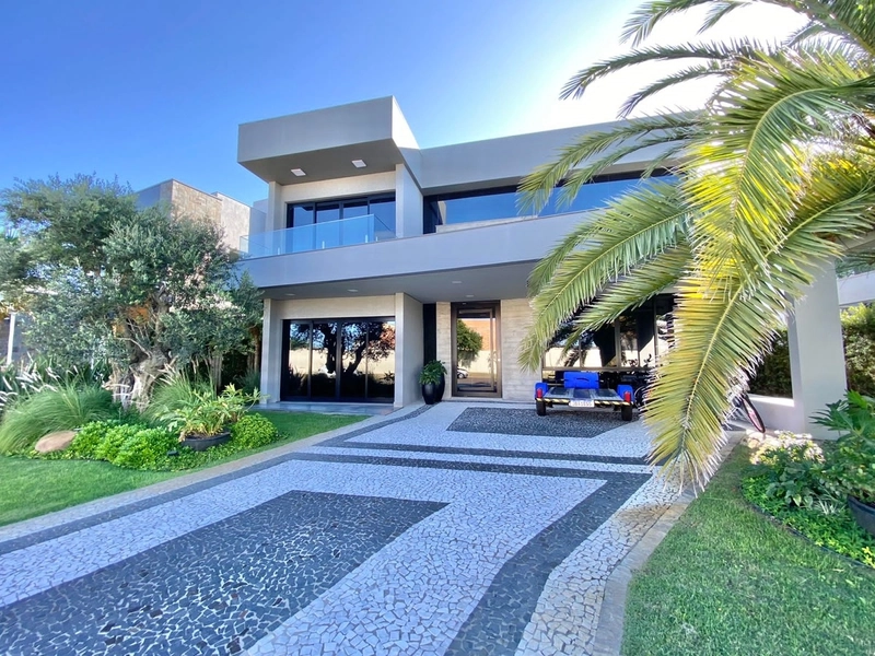 Casa à  venda no Condomínio Enseada: 1ª foto da galeria de imagens do imóvel