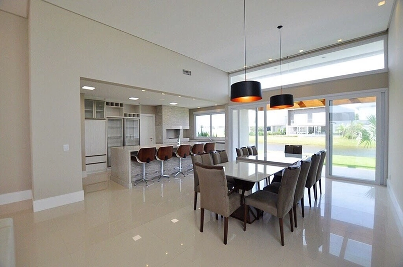 Excelente sobrado à venda no condomínio Enseada: 3ª foto da galeria de imagens do imóvel