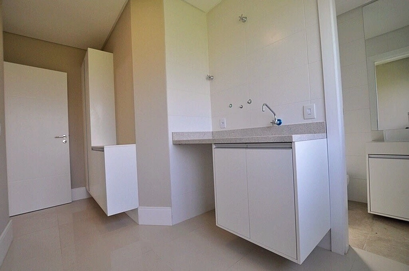 Excelente sobrado à venda no condomínio Enseada: 11ª foto da galeria de imagens do imóvel