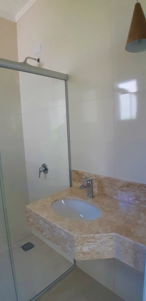 Bela casa térrea no condomínio Enseada: 22ª foto da galeria de imagens do imóvel