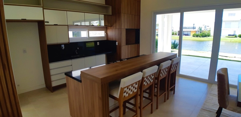 Bela casa térrea no condomínio Enseada: 9ª foto da galeria de imagens do imóvel