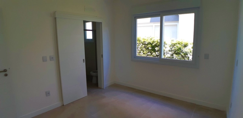 Bela casa térrea no condomínio Enseada: 25ª foto da galeria de imagens do imóvel