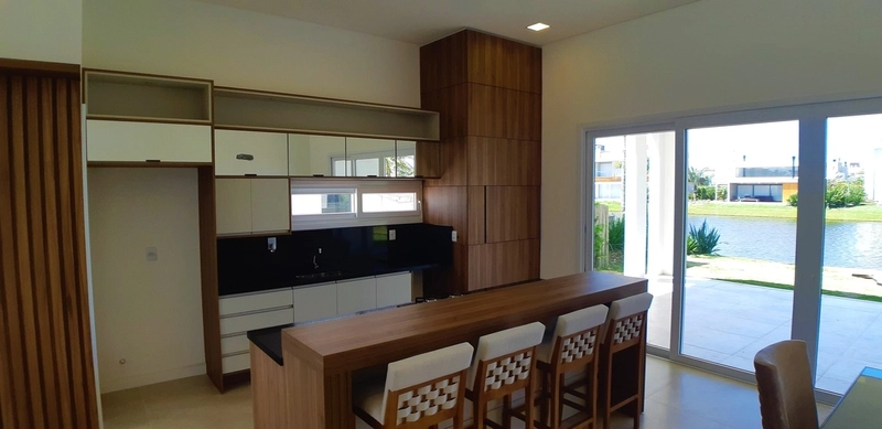 Bela casa térrea no condomínio Enseada: 8ª foto da galeria de imagens do imóvel