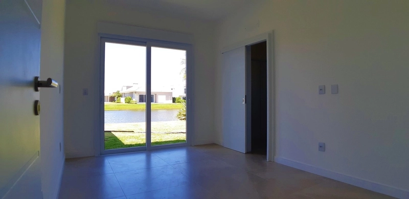 Bela casa térrea no condomínio Enseada: 23ª foto da galeria de imagens do imóvel