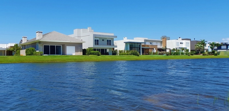 Bela casa térrea no condomínio Enseada: 30ª foto da galeria de imagens do imóvel