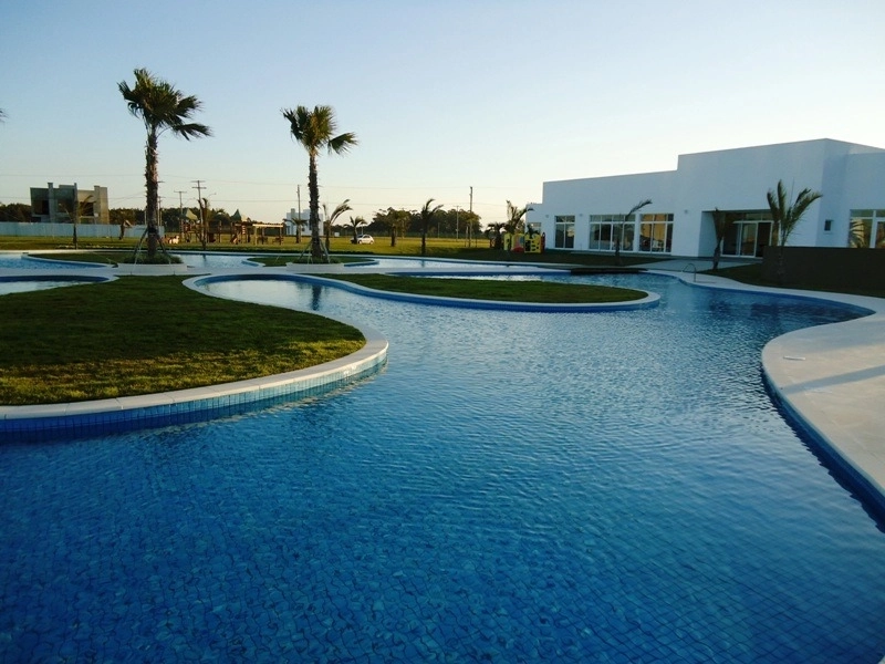 Terreno à venda no condomínio Dubai: 3ª foto da galeria de imagens do imóvel