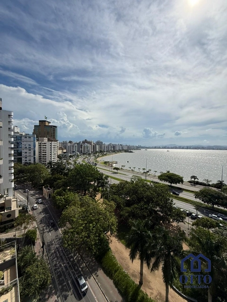 Cobertura Duplex, com piscina e vista para Av. Beira-Mar.: 2ª foto da galeria de imagens do imóvel