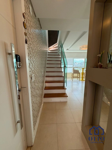 Cobertura Duplex, com piscina e vista para Av. Beira-Mar.: 7ª foto da galeria de imagens do imóvel