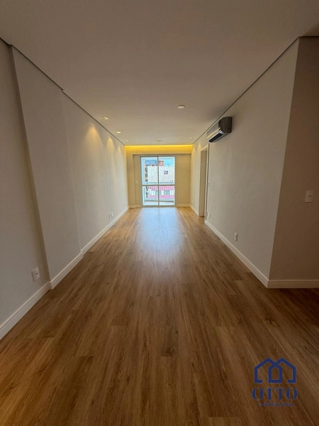 APARATAMENTO TODO REFORMADO NO CORAÇÃO DE FLORIPA!