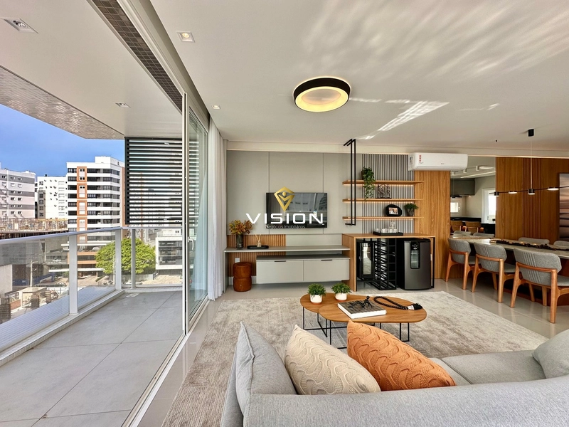 BELÍSSIMO APARTAMENTO FINAMENTE MOBILIADO & DECORADO: 3ª foto da galeria de imagens do imóvel