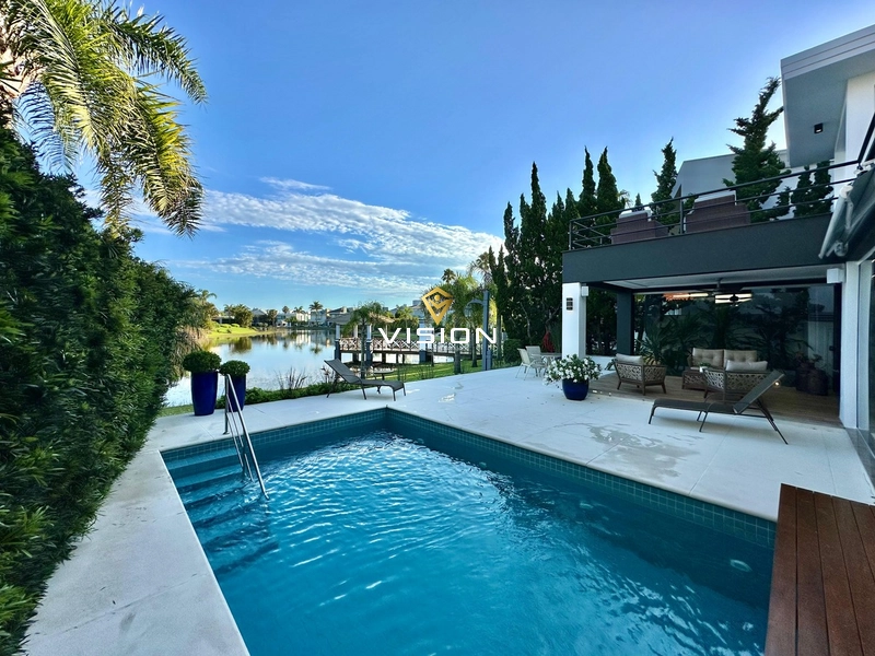 LUXUOSO SOBRADO Á BEIRA LAGO: 13ª foto da galeria de imagens do imóvel