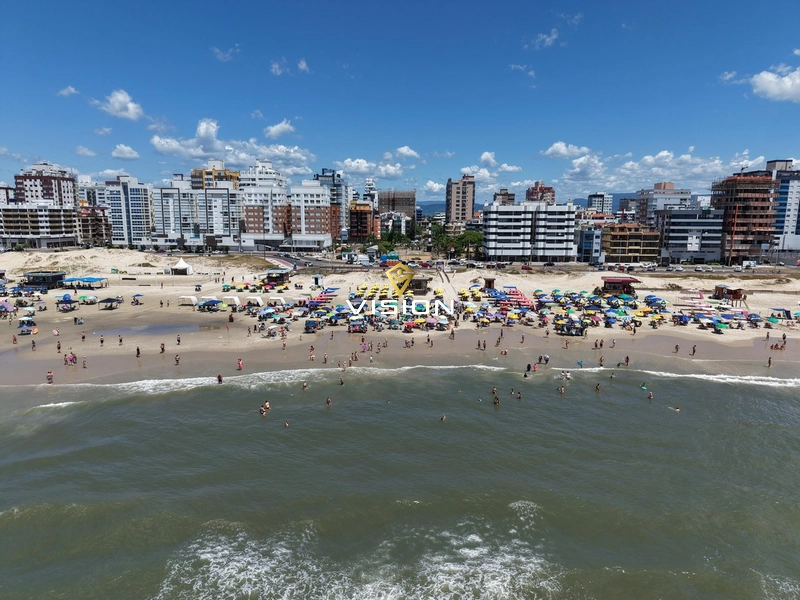 VISTA PARA O MAR E PRAÇA DO FAROL: 27ª foto da galeria de imagens do imóvel