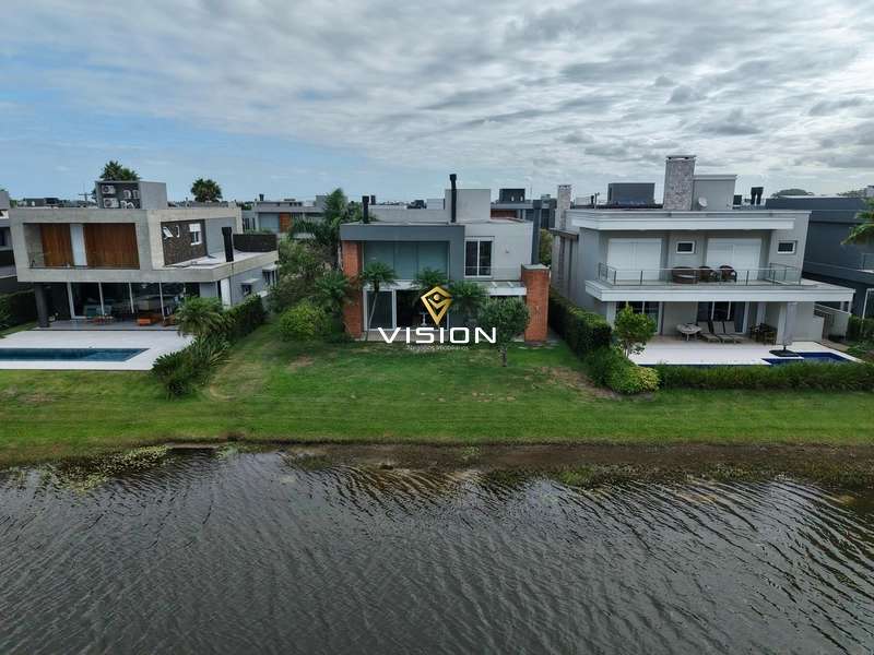 SOBRADO A BEIRA A LAGO: 23ª foto da galeria de imagens do imóvel