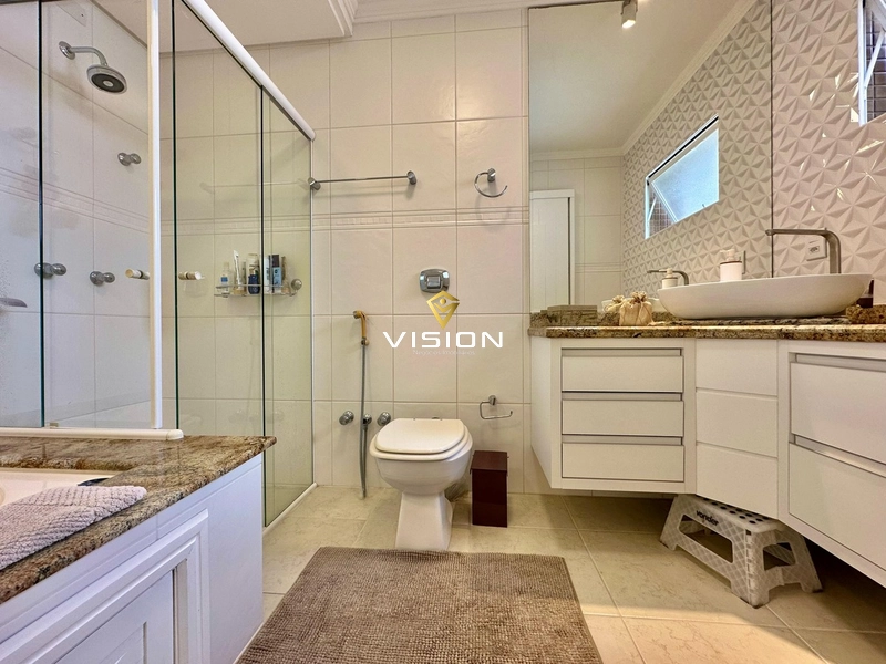 LUXUOSO APARTAMENTO FRENTE MAR – TOTALMENTE MOBILIADO E DECORADO: 20ª foto da galeria de imagens do imóvel