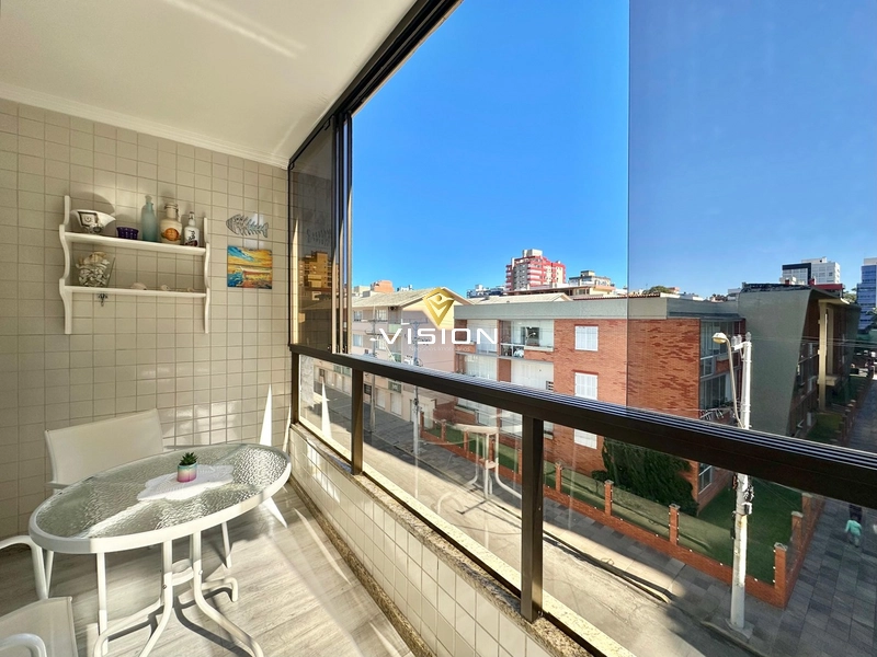 APARTAMENTO COM SACADA DE FRENTE -JUNTO AO MAR NO CORAÇÃO DA CIDADE !: 4ª foto da galeria de imagens do imóvel