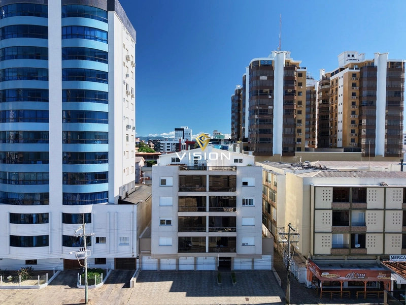 APARTAMENTO COM SACADA DE FRENTE -JUNTO AO MAR NO CORAÇÃO DA CIDADE !: 18ª foto da galeria de imagens do imóvel