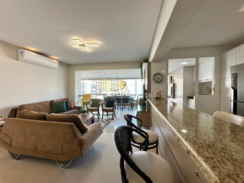 SACADA DE FRENTE PARA PRAÇA DO MARINA PARK: 3ª foto da galeria de imagens do imóvel