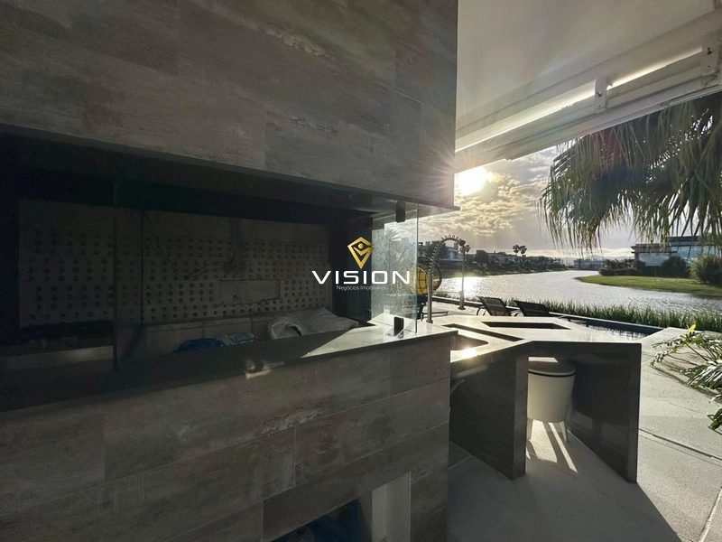 LINDO SOBRADO A BEIRA LAGO: 17ª foto da galeria de imagens do imóvel