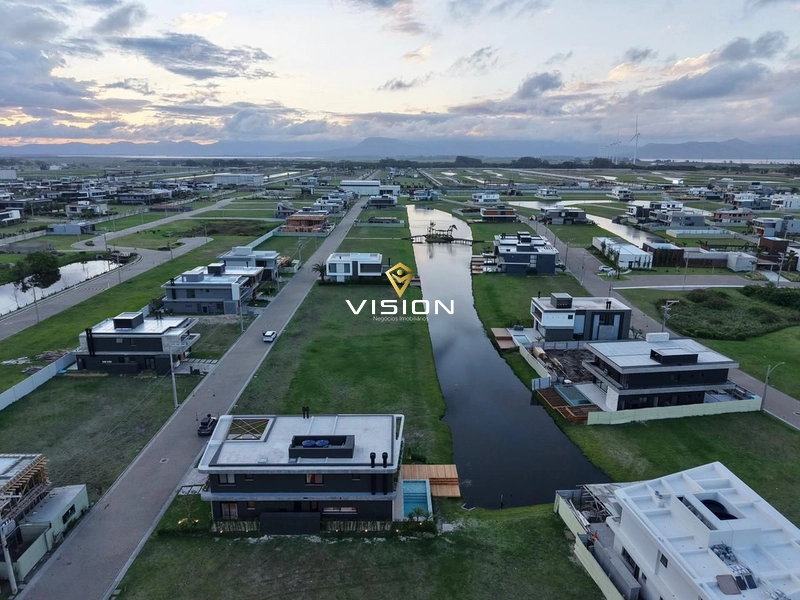 SOBRADO DE LUXO A BEIRA LAGO: 31ª foto da galeria de imagens do imóvel
