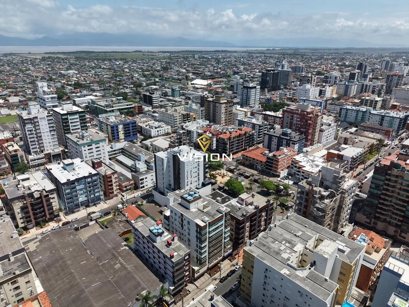 NO CENTRO DA CIDADE - PRÓXIMO A PRAÇA DO MINI GOLF: 34ª foto da galeria de imagens do imóvel