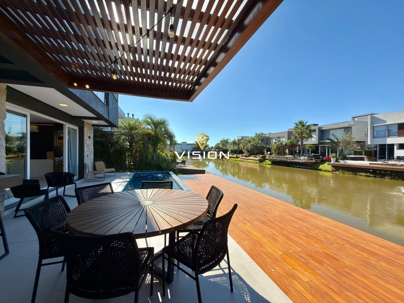 BELÍSSIMA CASA A BEIRA LAGO - LUXO E CONFORTO EM UM SÓ LUGAR: 14ª foto da galeria de imagens do imóvel