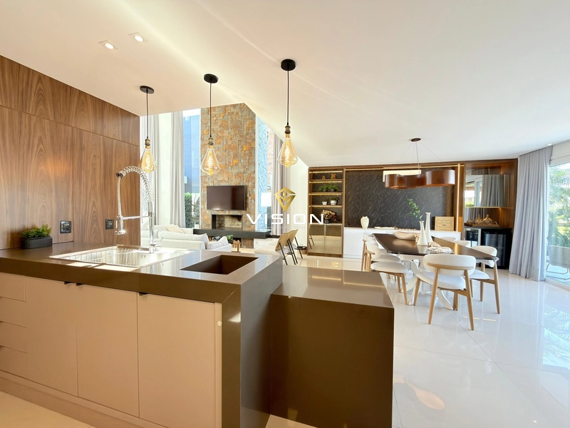 BELÍSSIMA CASA A BEIRA LAGO - LUXO E CONFORTO EM UM SÓ LUGAR: 10ª foto da galeria de imagens do imóvel