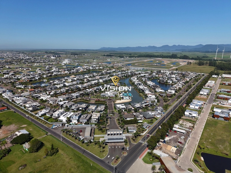 BELÍSSIMA CASA A BEIRA LAGO - LUXO E CONFORTO EM UM SÓ LUGAR: 53ª foto da galeria de imagens do imóvel