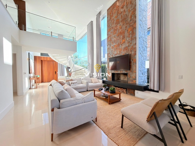 BELÍSSIMA CASA A BEIRA LAGO - LUXO E CONFORTO EM UM SÓ LUGAR: 2ª foto da galeria de imagens do imóvel