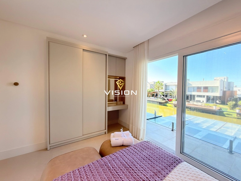 BELÍSSIMA CASA A BEIRA LAGO - LUXO E CONFORTO EM UM SÓ LUGAR: 36ª foto da galeria de imagens do imóvel