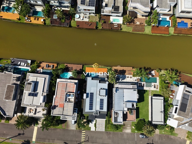 BELÍSSIMA CASA A BEIRA LAGO - LUXO E CONFORTO EM UM SÓ LUGAR: 51ª foto da galeria de imagens do imóvel