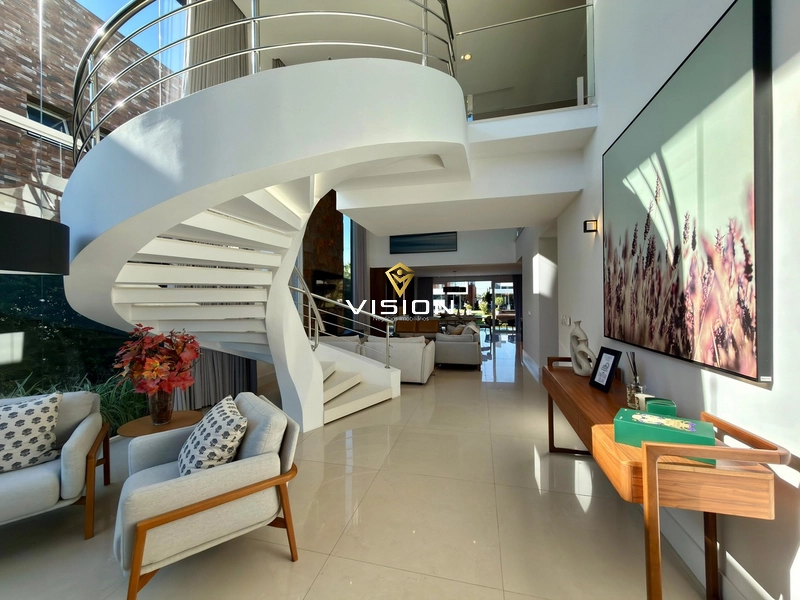 BELÍSSIMA CASA A BEIRA LAGO - LUXO E CONFORTO EM UM SÓ LUGAR: 5ª foto da galeria de imagens do imóvel