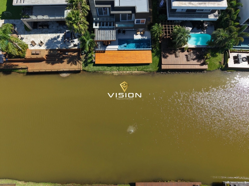 BELÍSSIMA CASA A BEIRA LAGO - LUXO E CONFORTO EM UM SÓ LUGAR: 52ª foto da galeria de imagens do imóvel