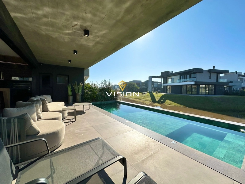 SOBRADO À VENDA CAPÃO ILHAS RESORT BEIRA LAGO