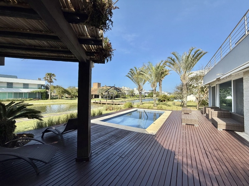 Sobrado beira lago: 29ª foto da galeria de imagens do imóvel