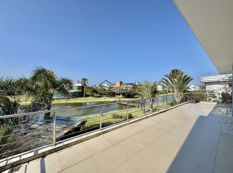 Sobrado beira lago: 39ª foto da galeria de imagens do imóvel