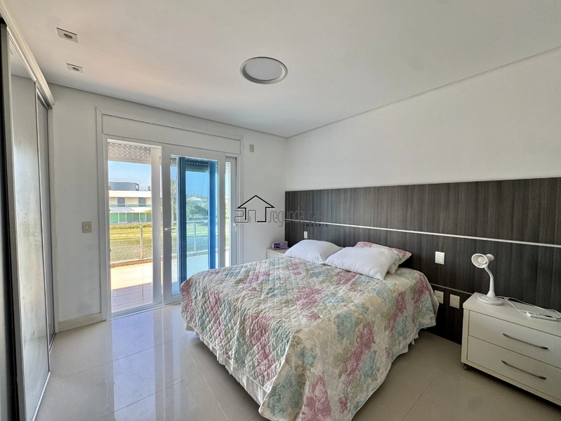 Sobrado beira lago: 37ª foto da galeria de imagens do imóvel