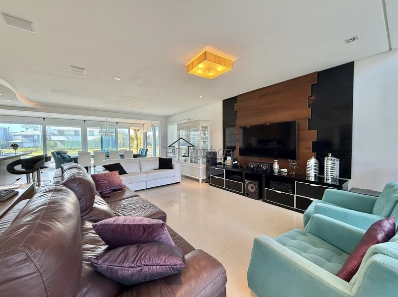 Sobrado beira lago: 13ª foto da galeria de imagens do imóvel