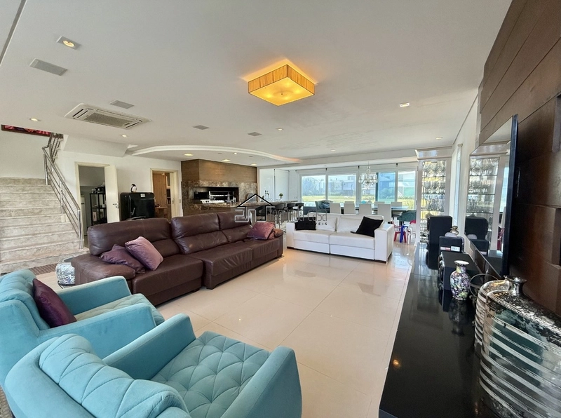 Sobrado beira lago: 14ª foto da galeria de imagens do imóvel