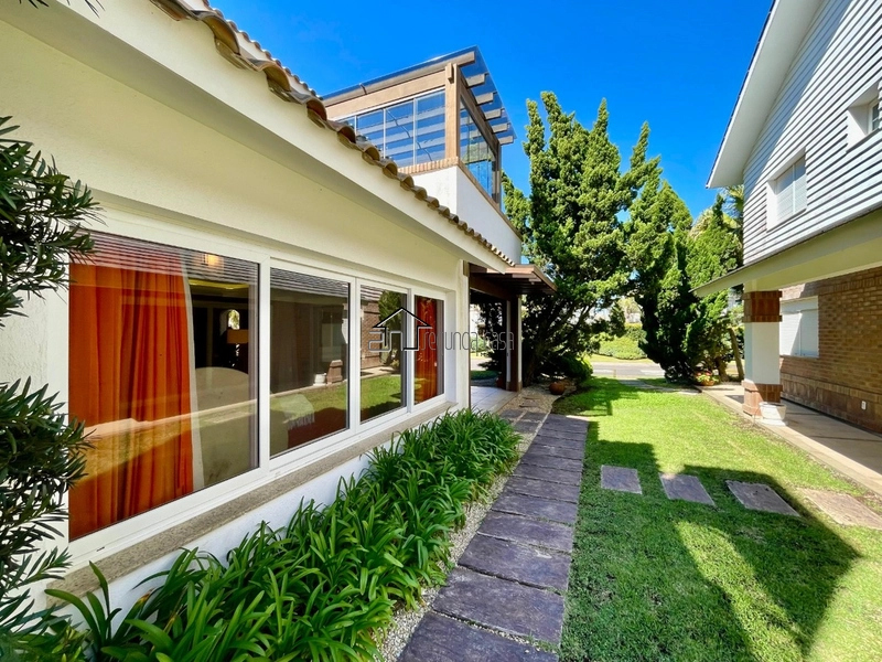 Sobrado em condomínio a beira mar: 2ª foto da galeria de imagens do imóvel